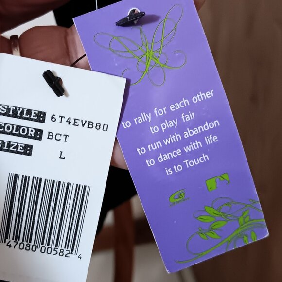 Boston Celtics Juniors Zip Up Ruffle Hoodie - Picture 5 of 6